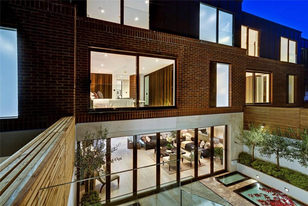 5 bed Town House for rent in Hampstead. From Aston Chase - London 5 bed Town House for rent in Hampstead. From Aston Chase - London