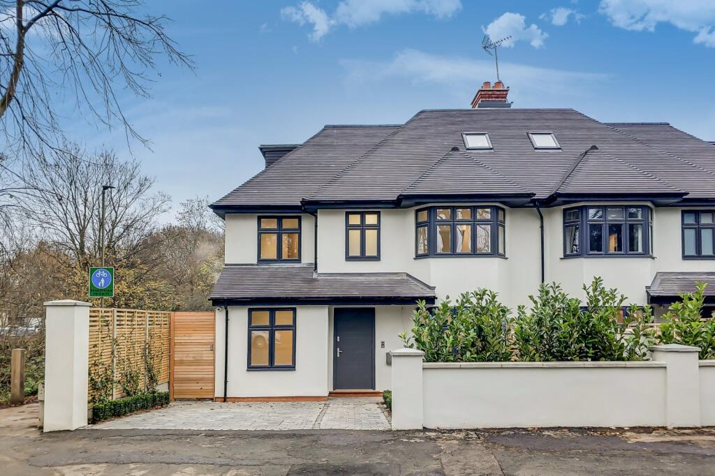 6 bed Car Parking for rent in Hendon. From Aston Chase - London 6 bed Car Parking for rent in Hendon. From Aston Chase - London