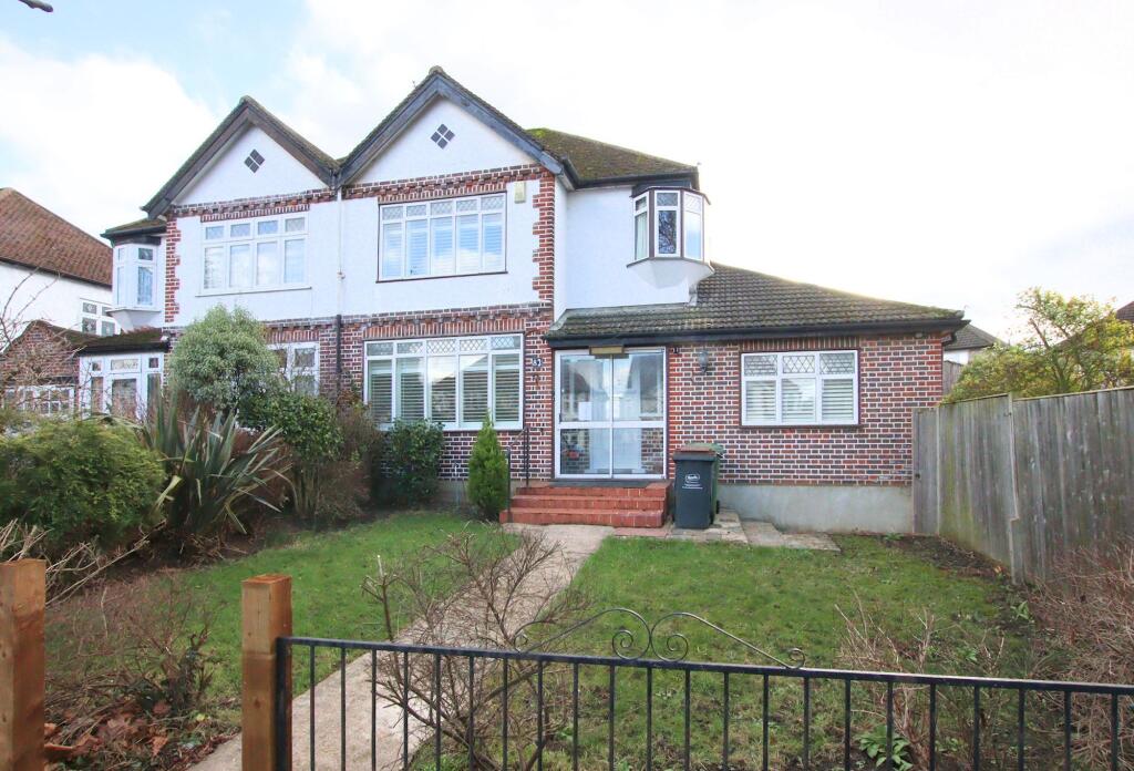 4 bed Semi Detached for rent in Beckenham. From Allen Heritage - Shirley 4 bed Semi Detached for rent in Beckenham. From Allen Heritage - Shirley