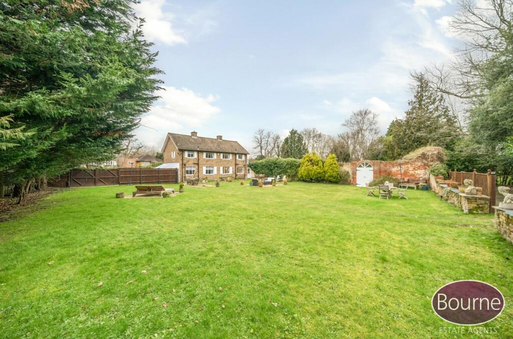 3 bed Semi-Detached House for rent in Esher. From Trenchard Arlidge