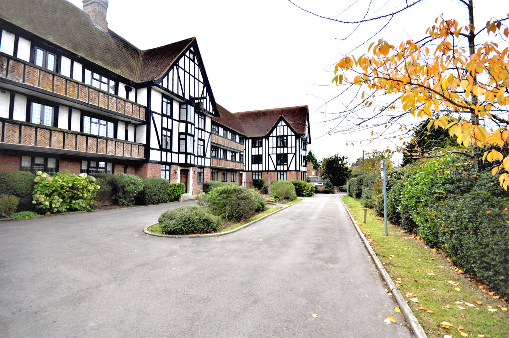 2 bed Apartment for rent in Esher. From Bourne Estate Agents - Cobham