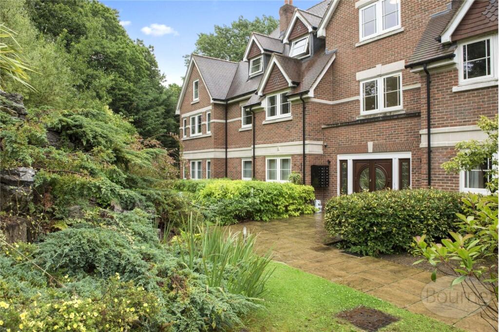 3 bed Apartment for rent in Esher. From Bourne Estate Agents - Cobham 3 bed Apartment for rent in Esher. From Bourne Estate Agents - Cobham