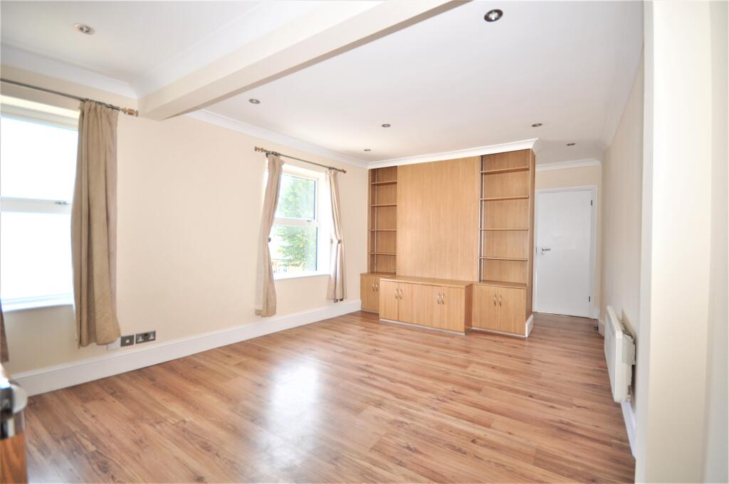 4 bed Apartment for rent in Stoke D'Abernon. From Bourne Estate Agents - Cobham 4 bed Apartment for rent in Stoke D'Abernon. From Bourne Estate Agents - Cobham