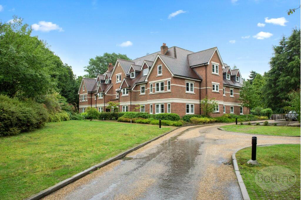 3 bed Apartment for rent in Esher. From Bourne Estate Agents - Cobham