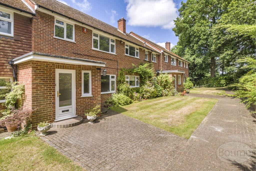3 bed Apartment for rent in Pachesham Park. From Bourne Estate Agents - Cobham 3 bed Apartment for rent in Pachesham Park. From Bourne Estate Agents - Cobham
