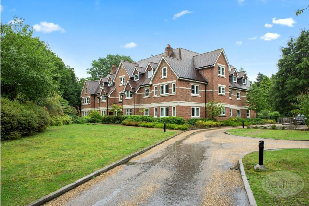 3 bed Apartment for rent in Esher. From Bourne Estate Agents - Cobham