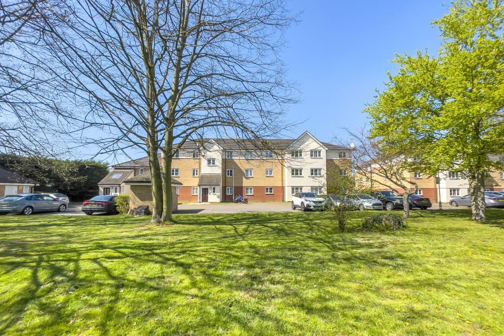 2 bed Apartment for rent in Esher. From Bourne Estate Agents - Cobham