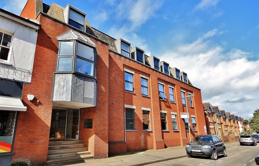1 bed Apartment for rent in Weybridge. From Bourne Estate Agents - Cobham