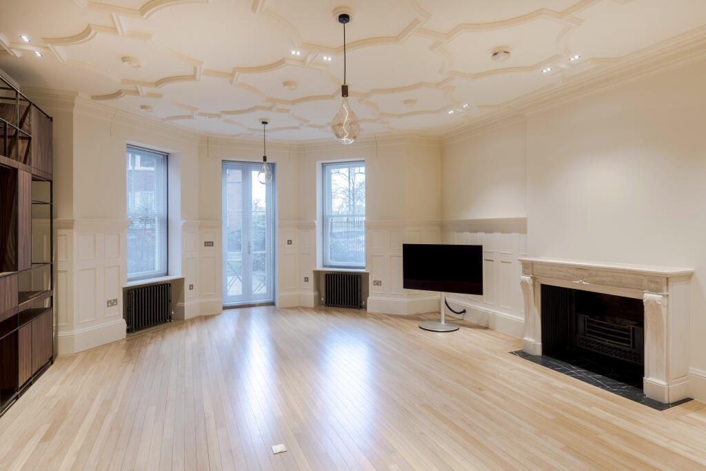 2 bed Duplex for rent in London. From Chapeltons - London