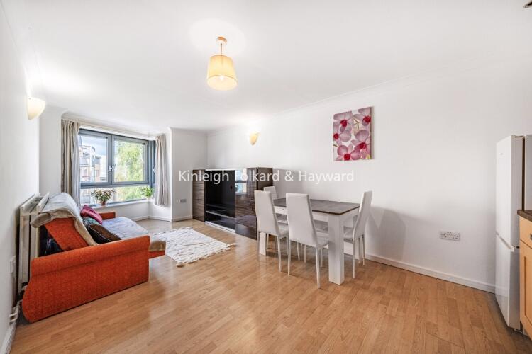 2 bed Flat for rent in Stoke Newington. From Kinleigh Folkard & Hayward
