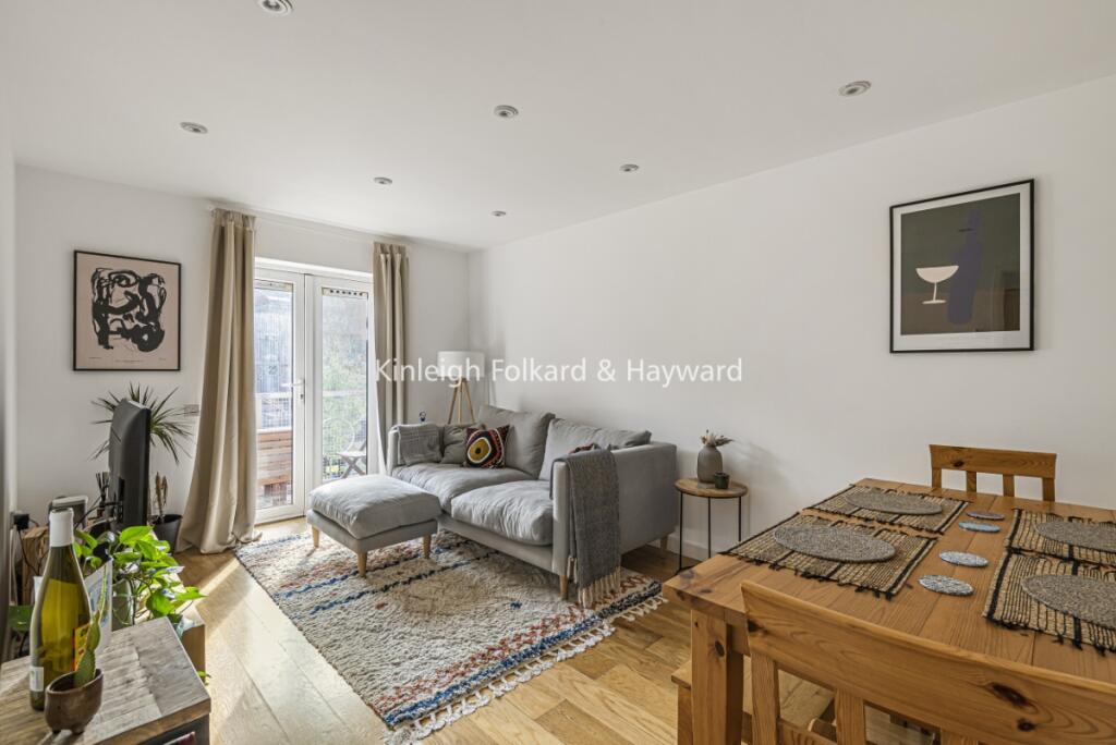 2 bed Apartment for rent in Bethnal Green. From Kinleigh Folkard & Hayward