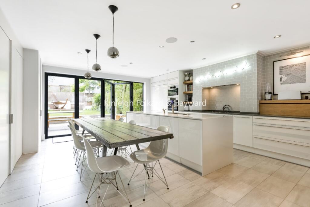 5 bed Detached House for rent in Hackney. From Kinleigh Folkard & Hayward