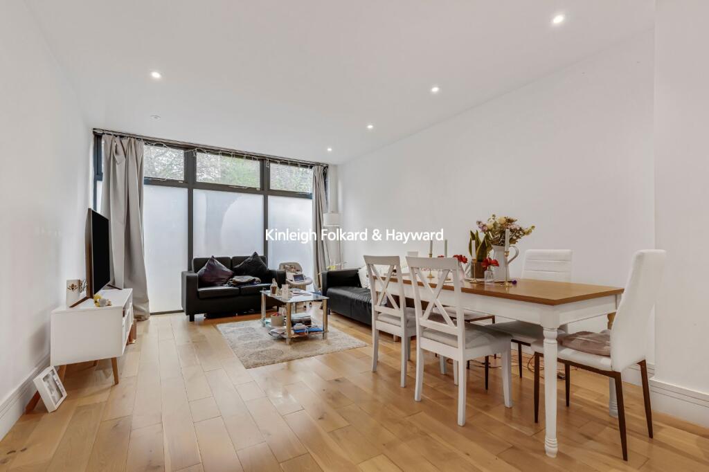 2 bed Annexe for rent in Islington. From Kinleigh Folkard & Hayward