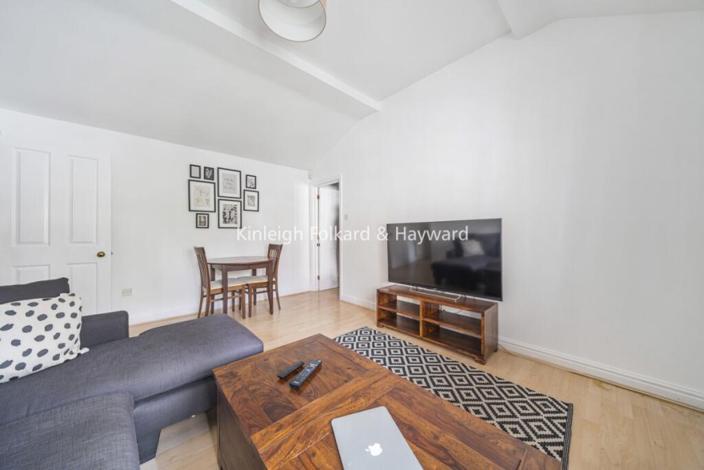1 bed 1st Floor Flat for rent in Islington. From Kinleigh Folkard & Hayward