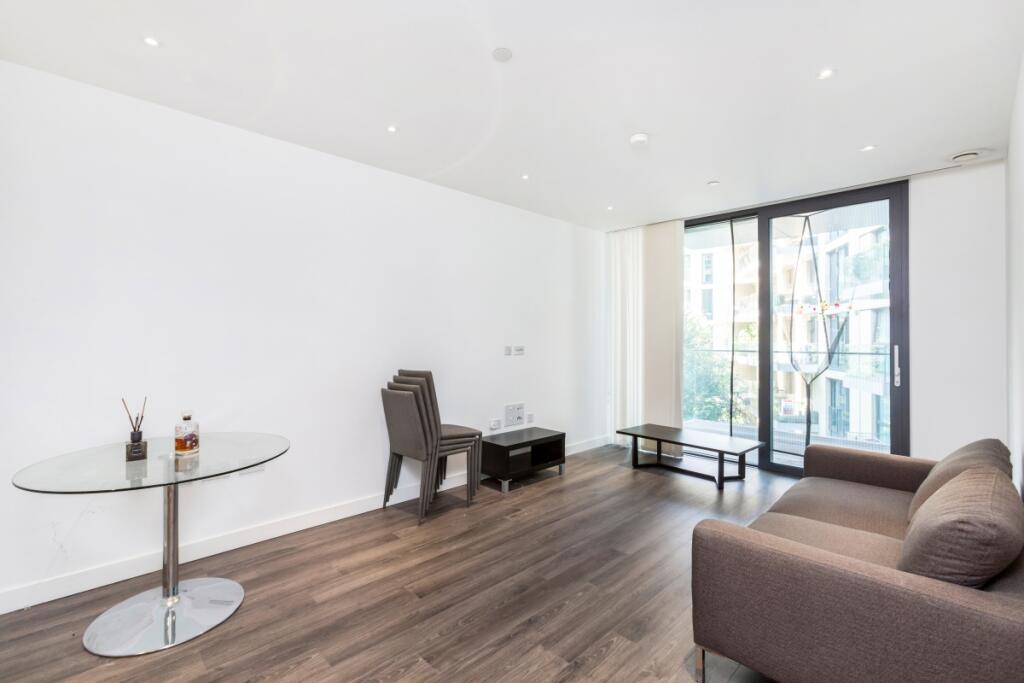 1 bed 1st Floor Flat for rent in London. From Kinleigh Folkard & Hayward