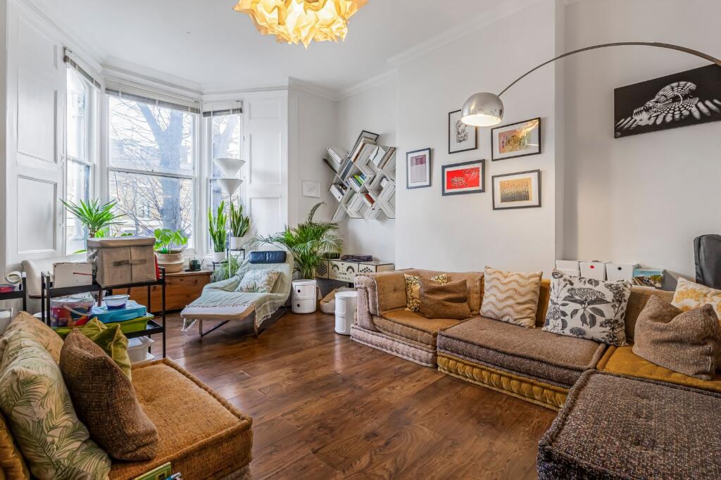 2 bed 1st Floor Flat for rent in Stoke Newington. From Kinleigh Folkard & Hayward