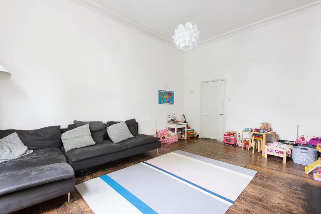 3 bed Annexe for rent in Islington. From Kinleigh Folkard & Hayward 3 bed Annexe for rent in Islington. From Kinleigh Folkard & Hayward