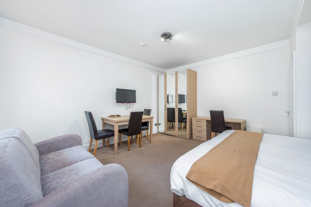 4 bed 1st Floor Flat for rent in London. From Kinleigh Folkard & Hayward