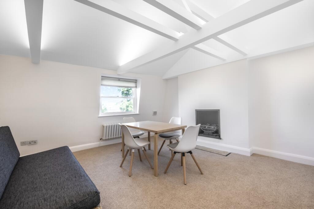 2 bed 1st Floor Flat for rent in Islington. From Kinleigh Folkard & Hayward