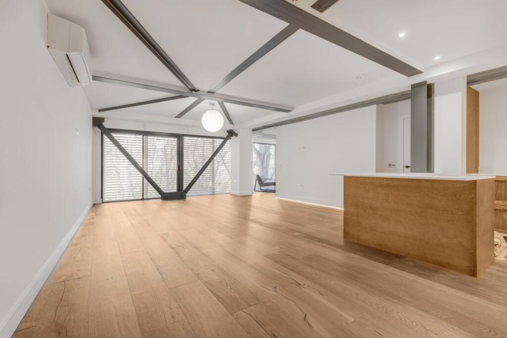 3 bed 1st Floor Flat for rent in Islington. From Kinleigh Folkard & Hayward