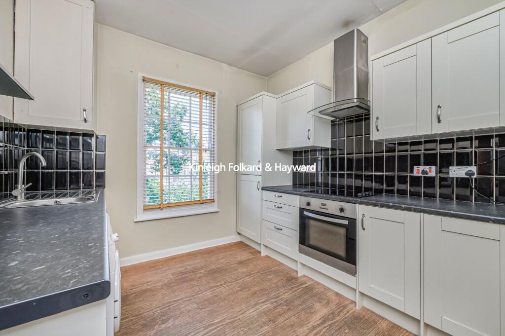 1 bed Mid Terraced House for rent in Islington. From Kinleigh Folkard & Hayward