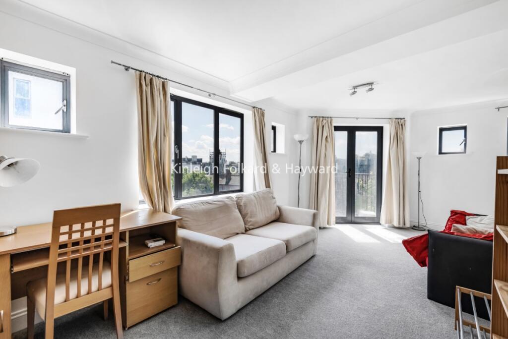 3 bed 1st Floor Flat for rent in Stoke Newington. From Kinleigh Folkard & Hayward