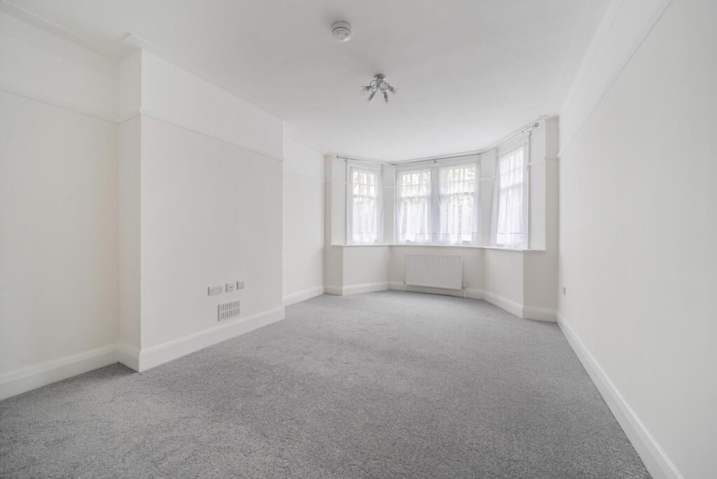 2 bed 1st Floor Flat for rent in London. From Kinleigh Folkard & Hayward 2 bed 1st Floor Flat for rent in London. From Kinleigh Folkard & Hayward