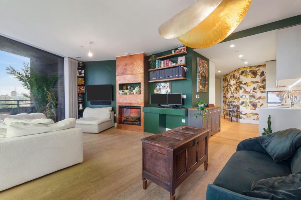 1 bed 1st Floor Flat for rent in Islington. From Kinleigh Folkard & Hayward