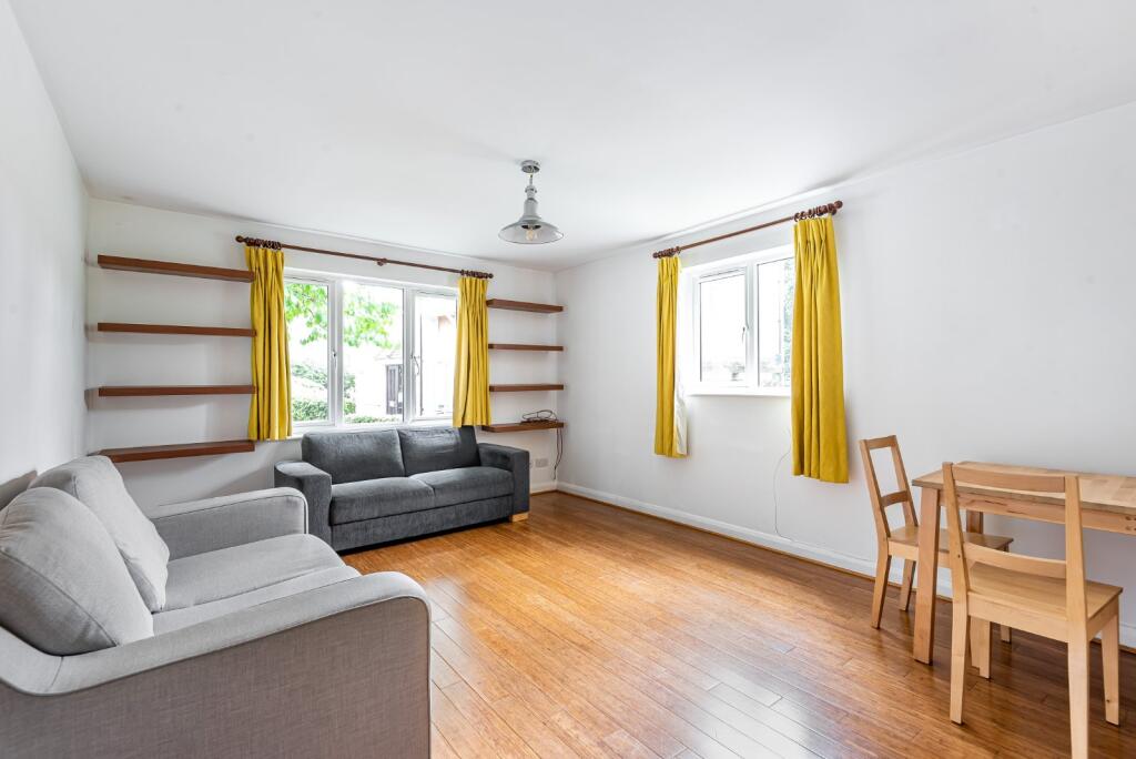 2 bed 1st Floor Flat for rent in Islington. From Kinleigh Folkard & Hayward