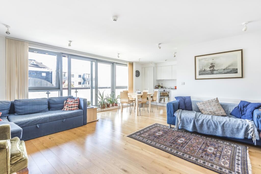 2 bed 1st Floor Flat for rent in London. From Kinleigh Folkard & Hayward