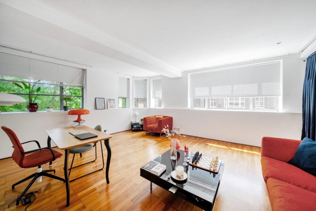 2 bed 1st Floor Flat for rent in London. From Kinleigh Folkard & Hayward