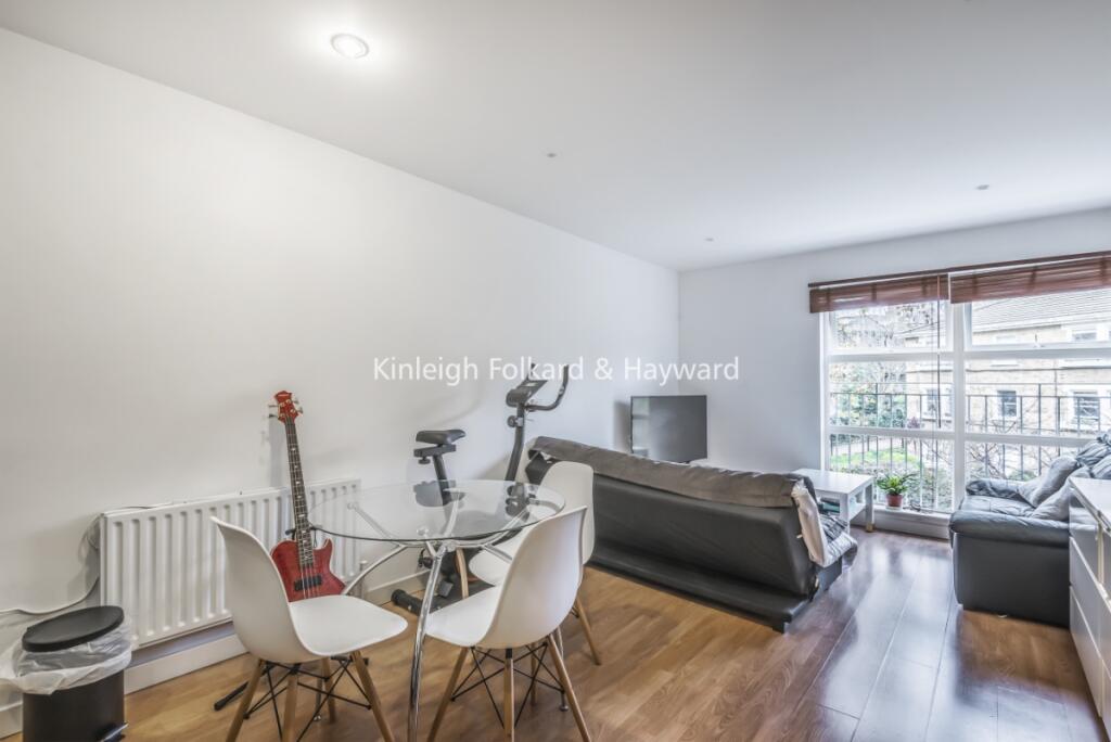 1 bed 1st Floor Flat for rent in Islington. From Kinleigh Folkard & Hayward