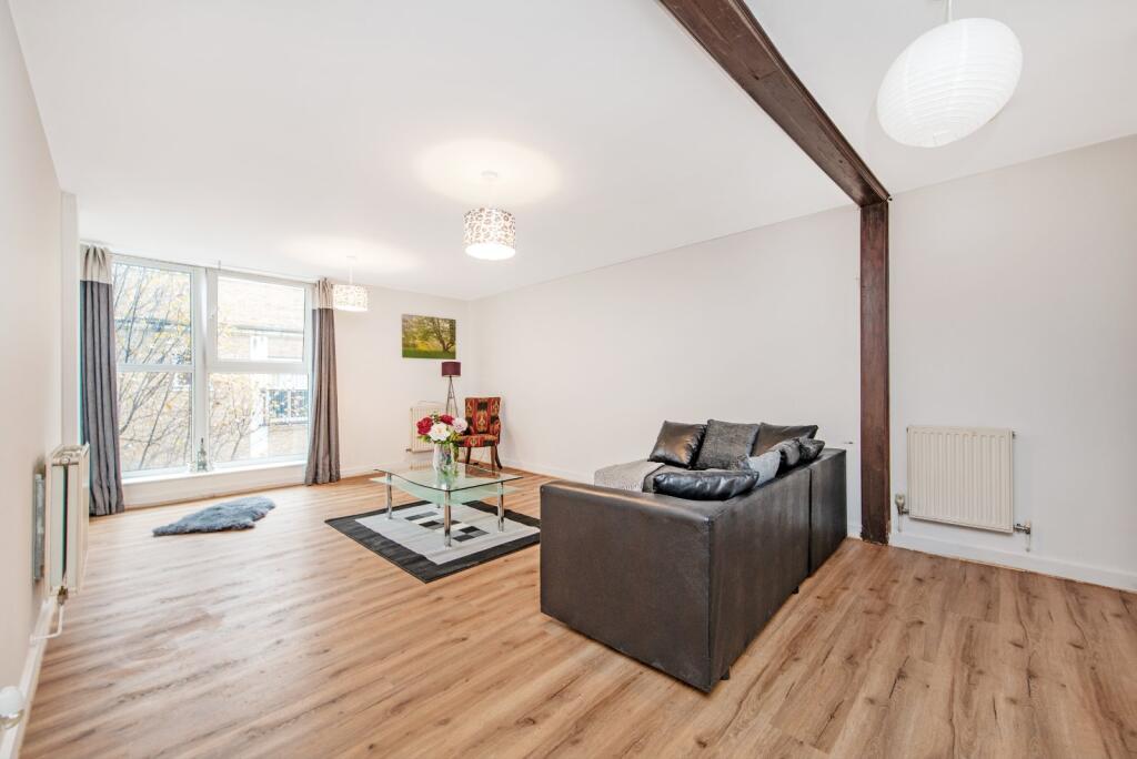 2 bed 1st Floor Flat for rent in London. From Kinleigh Folkard & Hayward