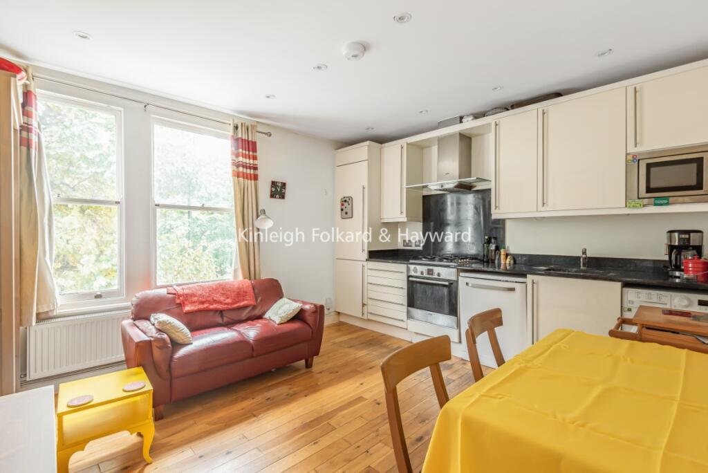 2 bed 1st Floor Flat for rent in Islington. From Kinleigh Folkard & Hayward