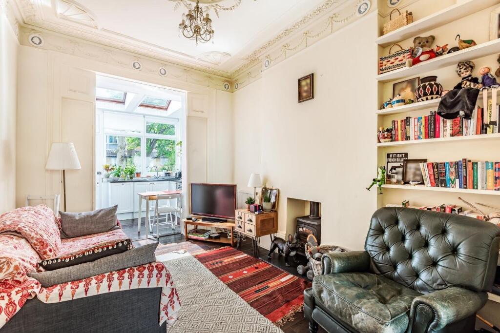 1 bed 1st Floor Flat for rent in Islington. From Kinleigh Folkard & Hayward