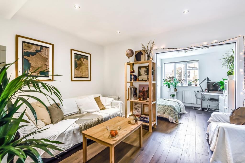 1 bed 1st Floor Flat for rent in Stoke Newington. From Kinleigh Folkard & Hayward 1 bed 1st Floor Flat for rent in Stoke Newington. From Kinleigh Folkard & Hayward