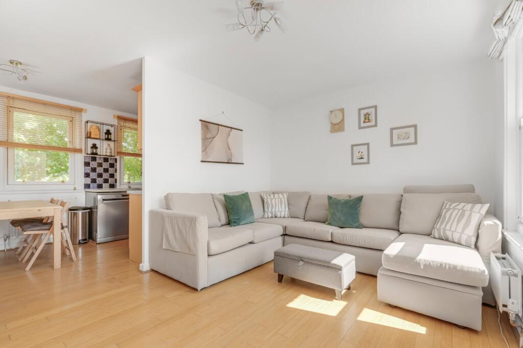 1 bed 1st Floor Flat for rent in London. From Kinleigh Folkard & Hayward