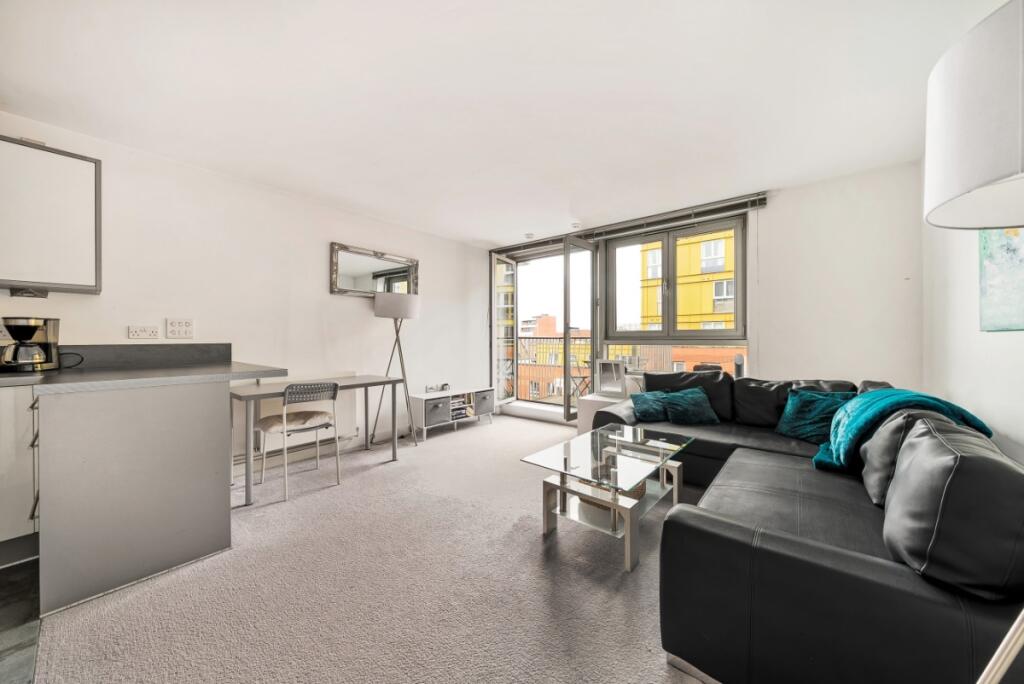 1 bed 1st Floor Flat for rent in Islington. From Kinleigh Folkard & Hayward