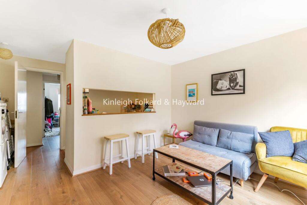 1 bed 1st Floor Flat for rent in Islington. From Kinleigh Folkard & Hayward