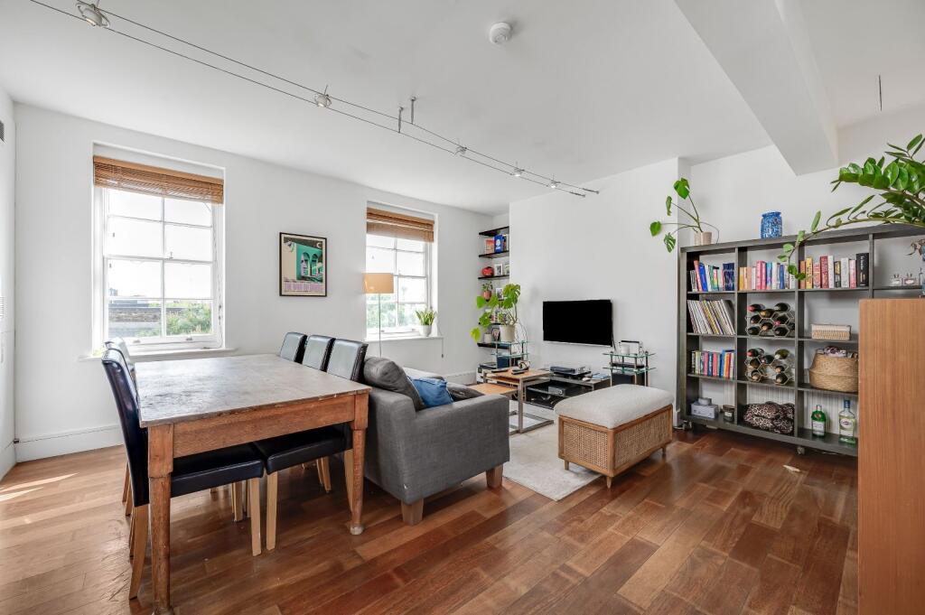 2 bed 1st Floor Flat for rent in London. From Kinleigh Folkard & Hayward