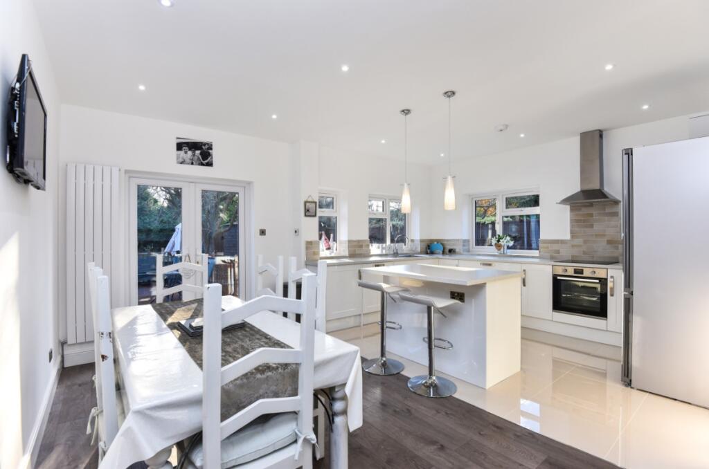 5 bed Detached House for rent in Beckenham. From Kinleigh Folkard & Hayward