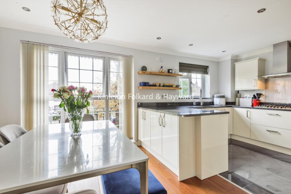 4 bed Detached for rent in Beckenham. From Kinleigh Folkard & Hayward - Sales - Beckenham