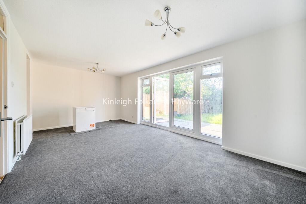 4 bed Mid Terraced House for rent in Croydon. From Kinleigh Folkard & Hayward - Sales - Beckenham