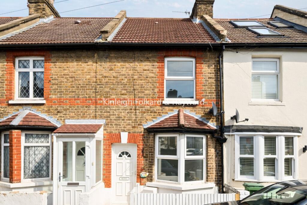2 bed Detached for rent in Beckenham. From Kinleigh Folkard & Hayward - Sales - Beckenham