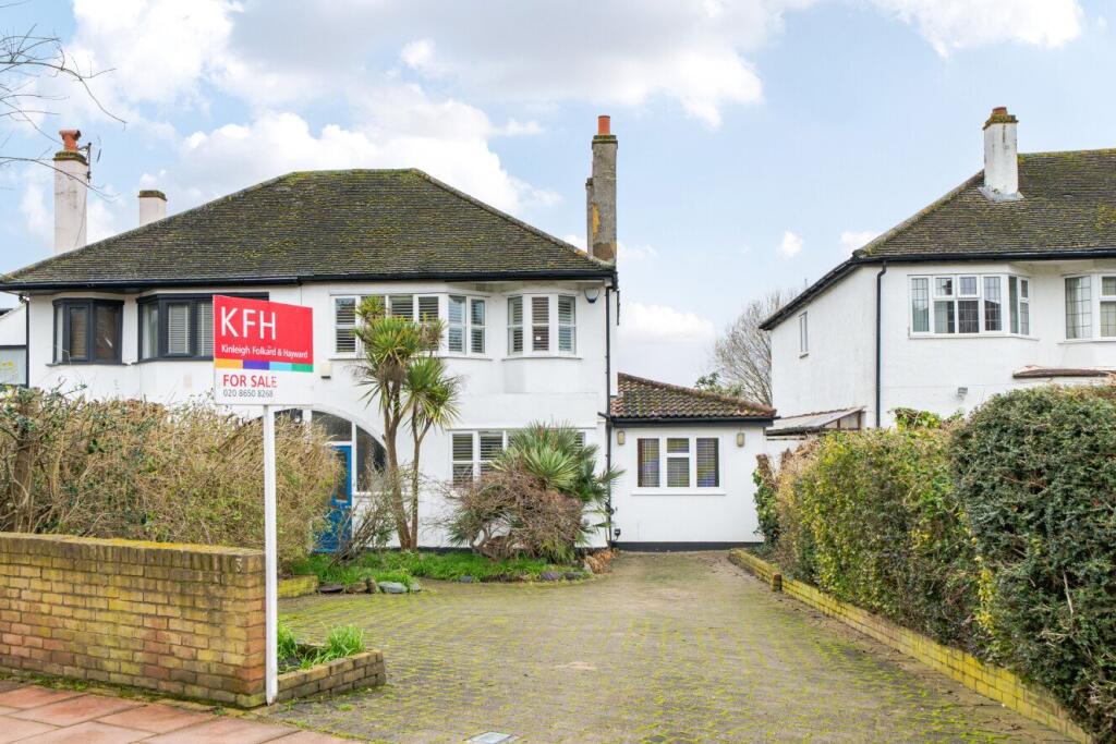 4 bed Detached for rent in Beckenham. From Kinleigh Folkard & Hayward - Sales - Beckenham