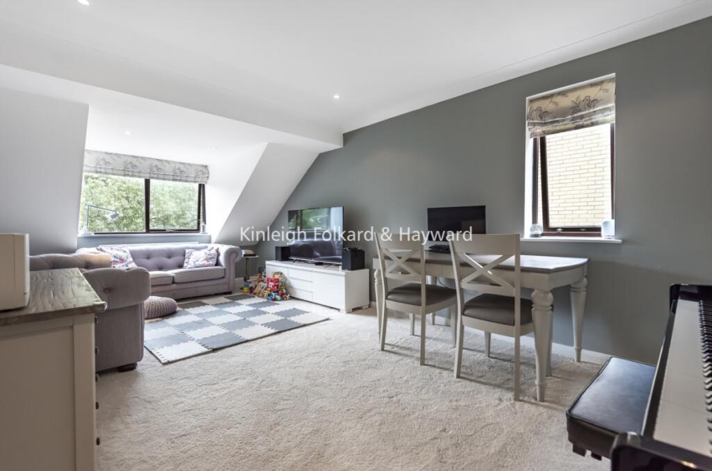 2 bed 1st Floor Flat for rent in Beckenham. From Kinleigh Folkard & Hayward - Sales - Beckenham