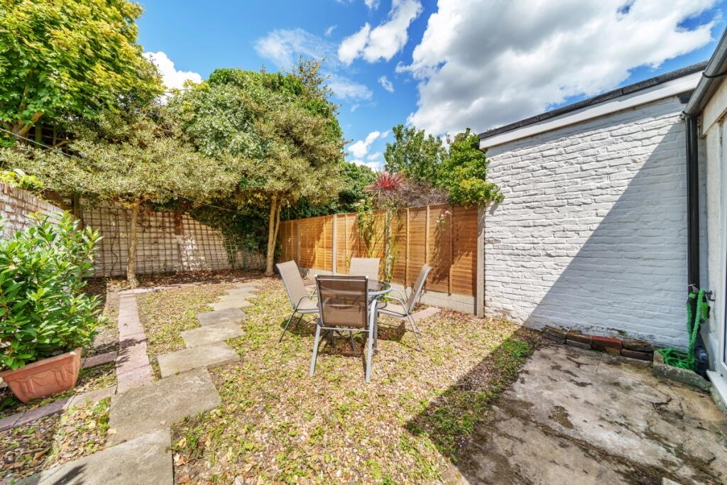 3 bed Detached for rent in London. From Kinleigh Folkard & Hayward - Sales - Chiswick