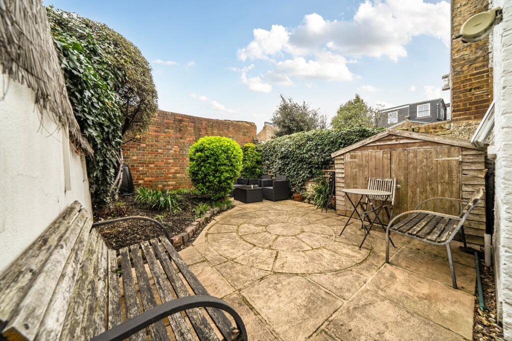 1 bed 1st Floor Flat for rent in Chiswick. From Kinleigh Folkard & Hayward - Sales - Chiswick