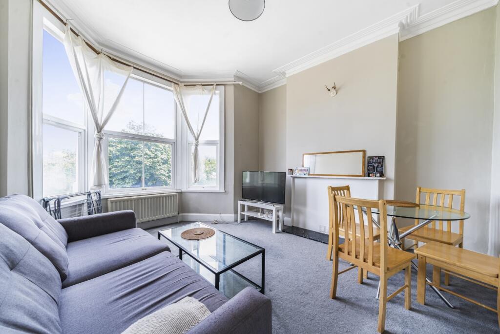 3 bed 1st Floor Flat for rent in London. From Kinleigh Folkard & Hayward - Sales - Chiswick