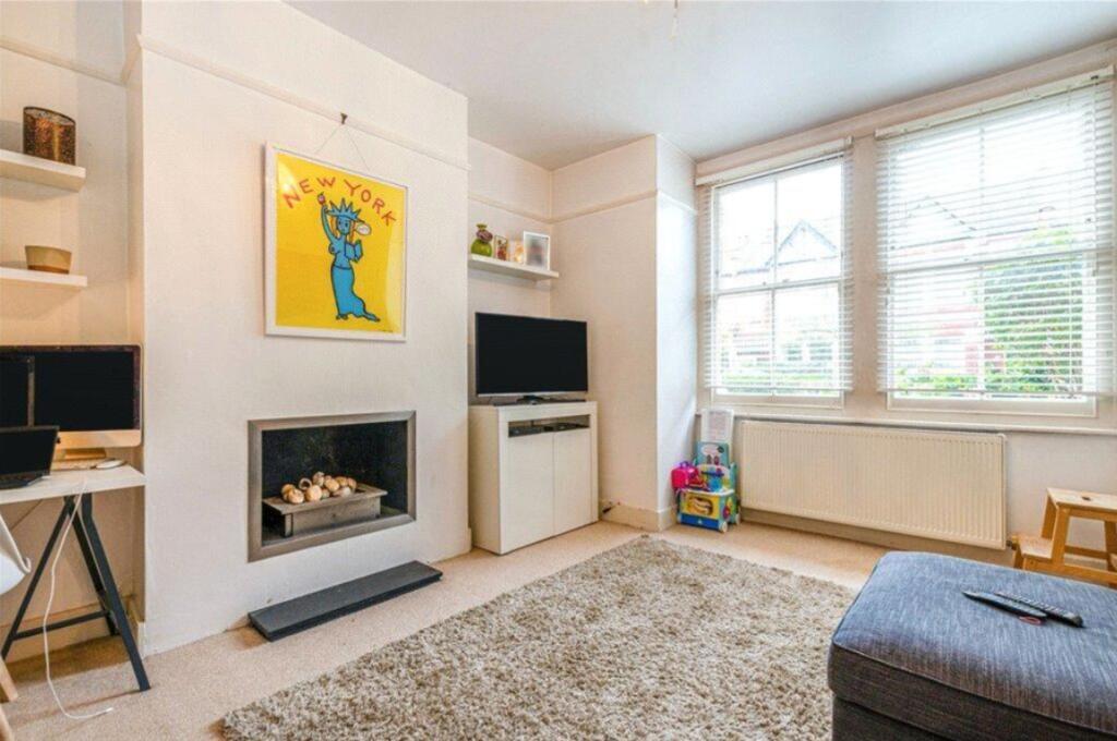 2 bed 1st Floor Flat for rent in London. From Kinleigh Folkard & Hayward - Sales - Chiswick